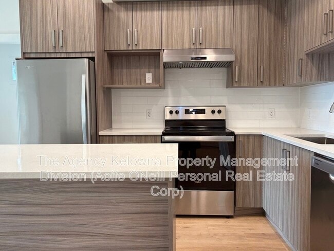 Building Photo - 1036 Coronation Ave