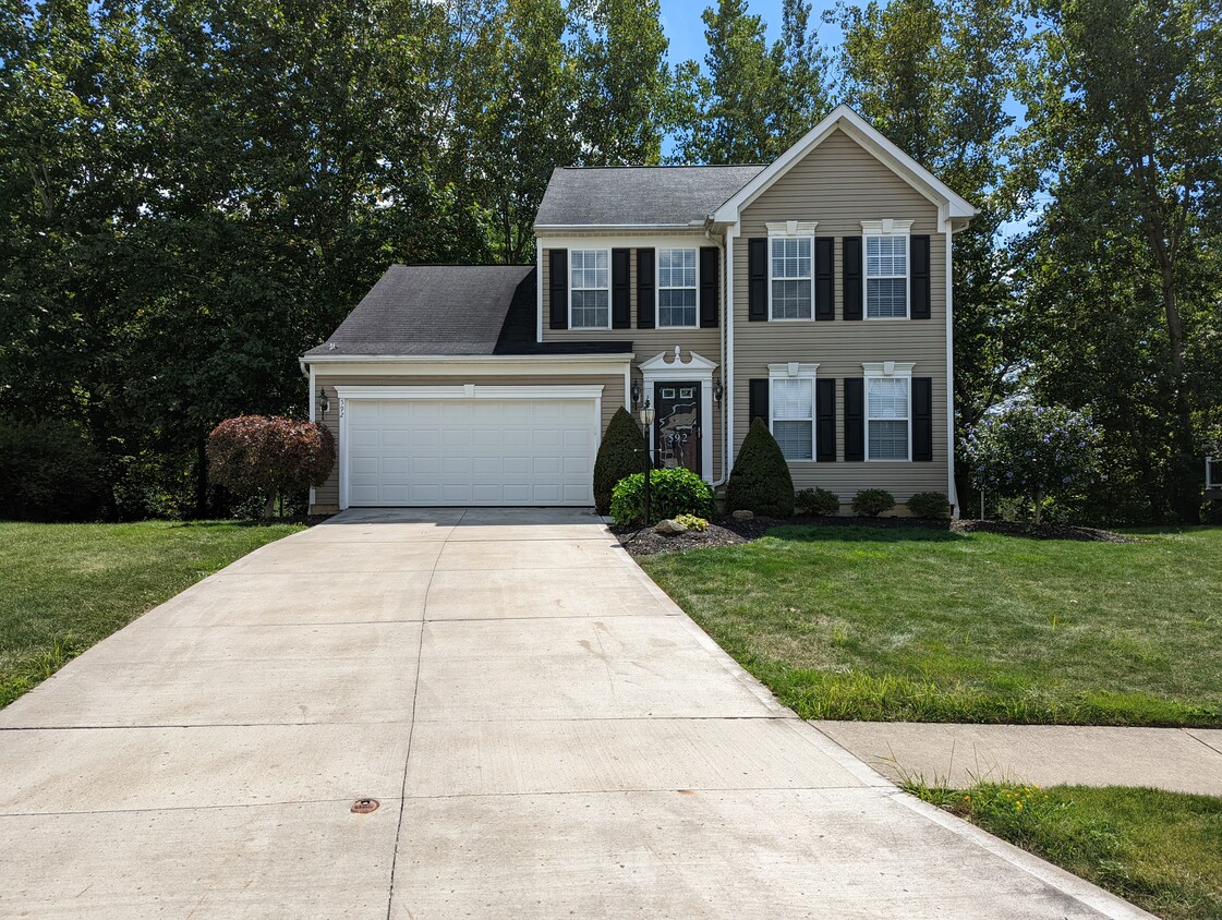 Foto principal - 592 Brookline Ct