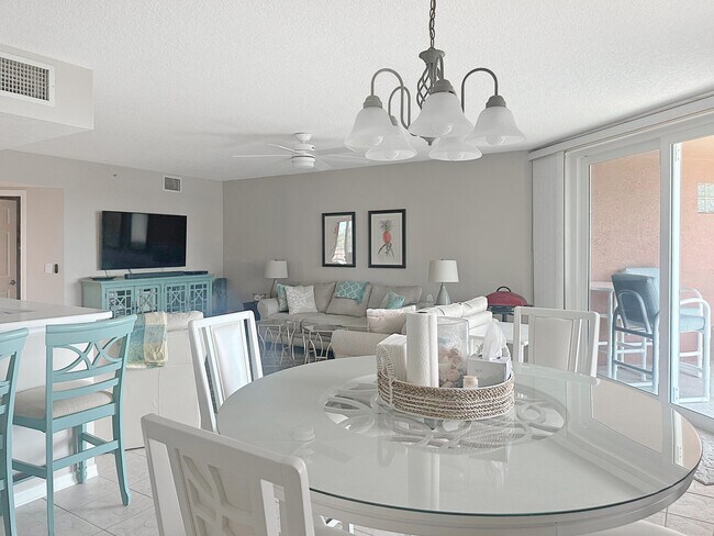 Building Photo - 1345 N Hwy A1A