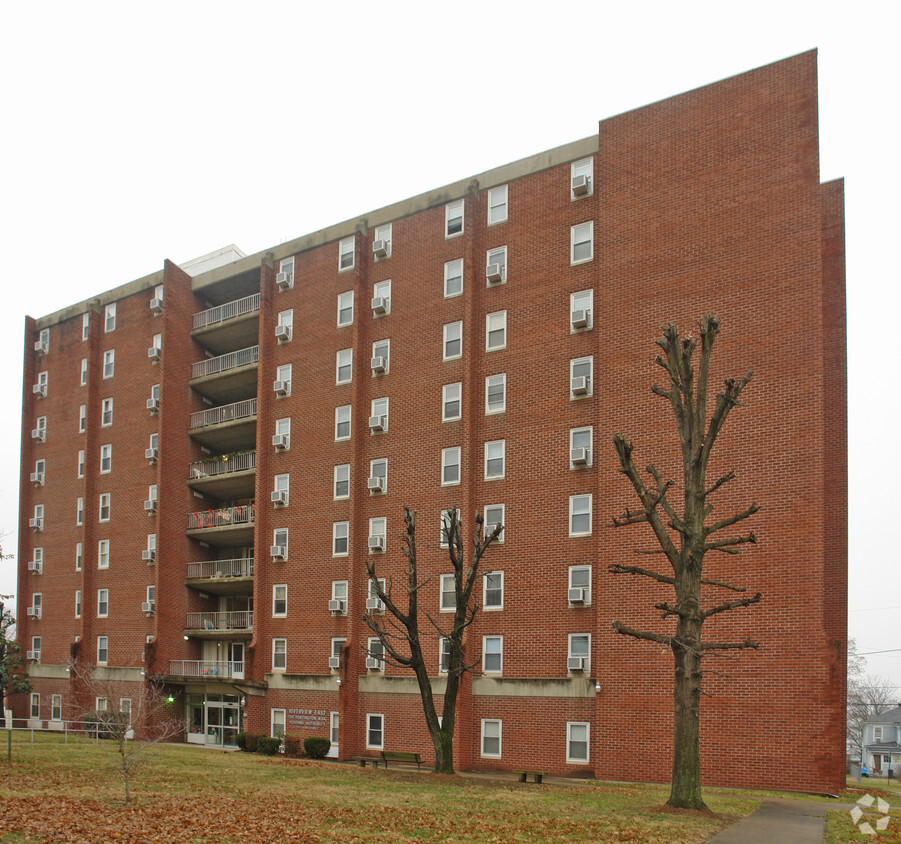 Primary Photo - Riverview East