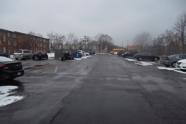 Foto del edificio - 9900 W 58th St