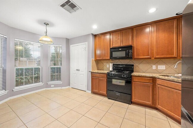Foto del edificio - 1806 Majestic Oak Dr