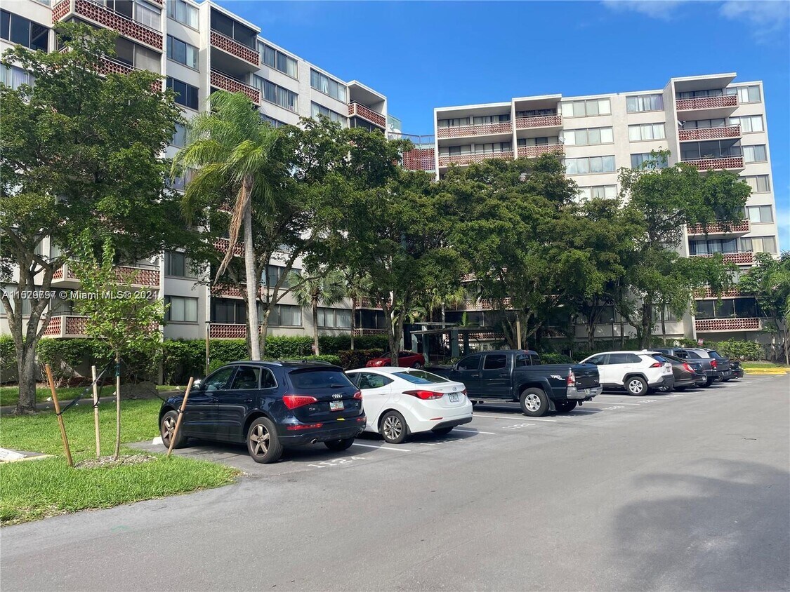 4222 Inverrary Blvd, Lauderhill, FL 33319 Condo for Rent in Lauderhill, FL