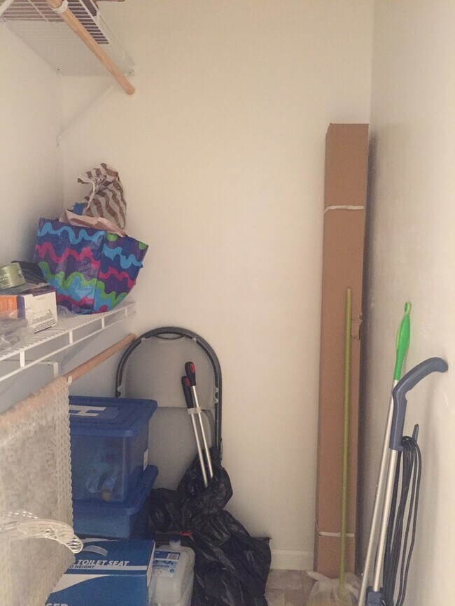 Foto del edificio - Partially Furnished One-Bedroom in Monterey!