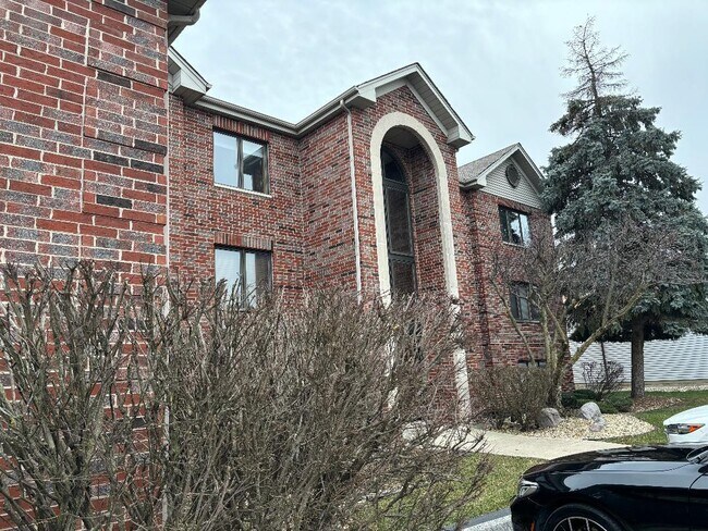 Building Photo - 8695 W 111th St