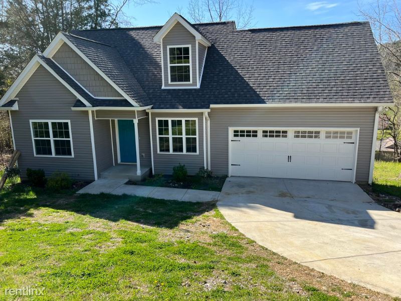 Primary Photo - 3 br, 2 bath House - 615 W. Woodring