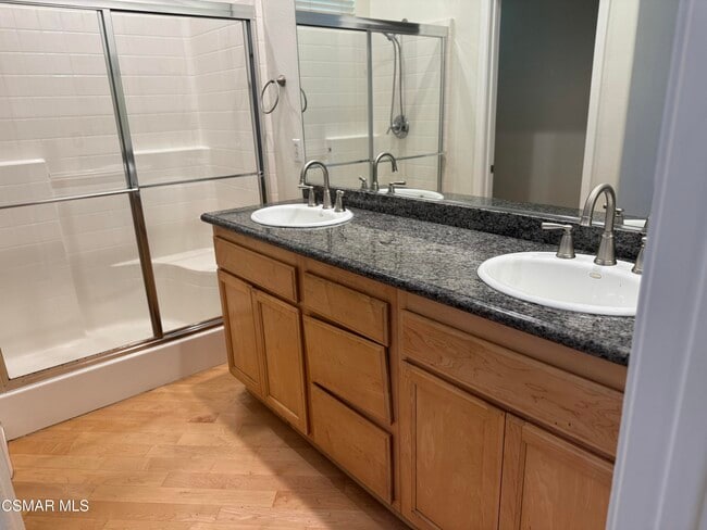 Foto del edificio - 1604 Rose Arbor Ln