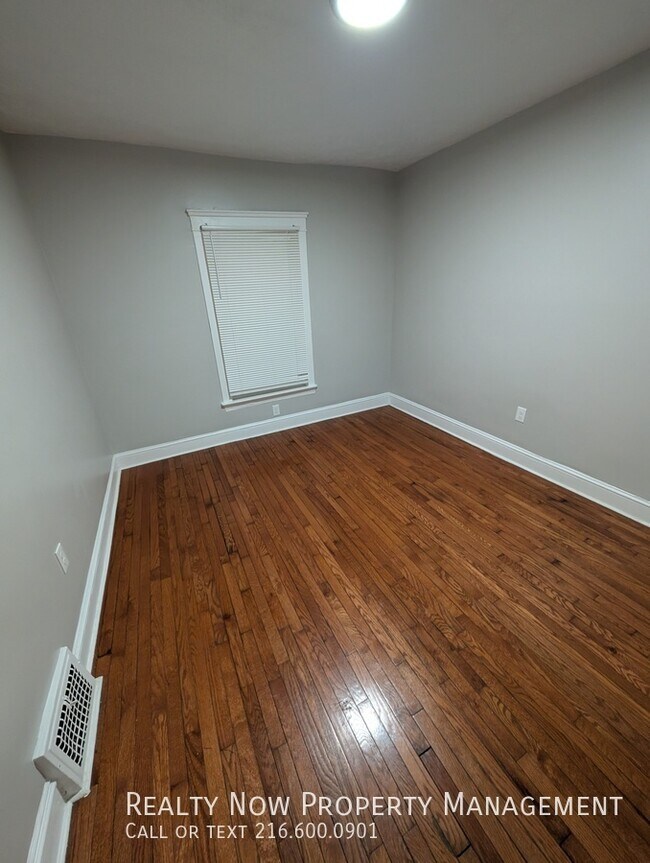 Foto del edificio - 1434 W 112th St