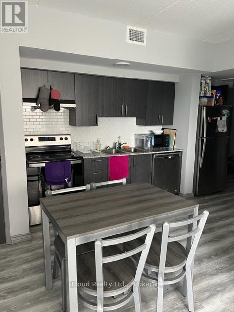 Photo du bâtiment - 275 Larch St