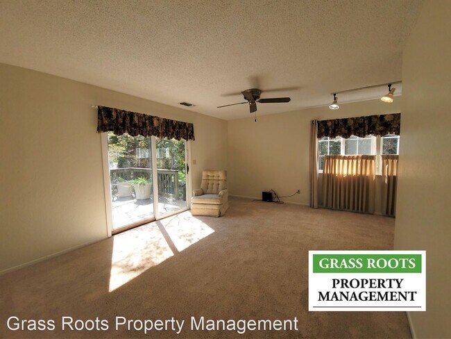 Building Photo - 2 br, 1 bath House - 10943 Pine View Heights