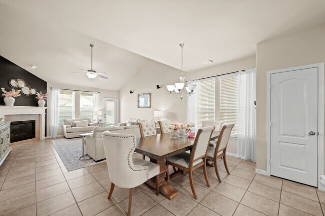 Foto del edificio - 9957 Spring Rock Ln