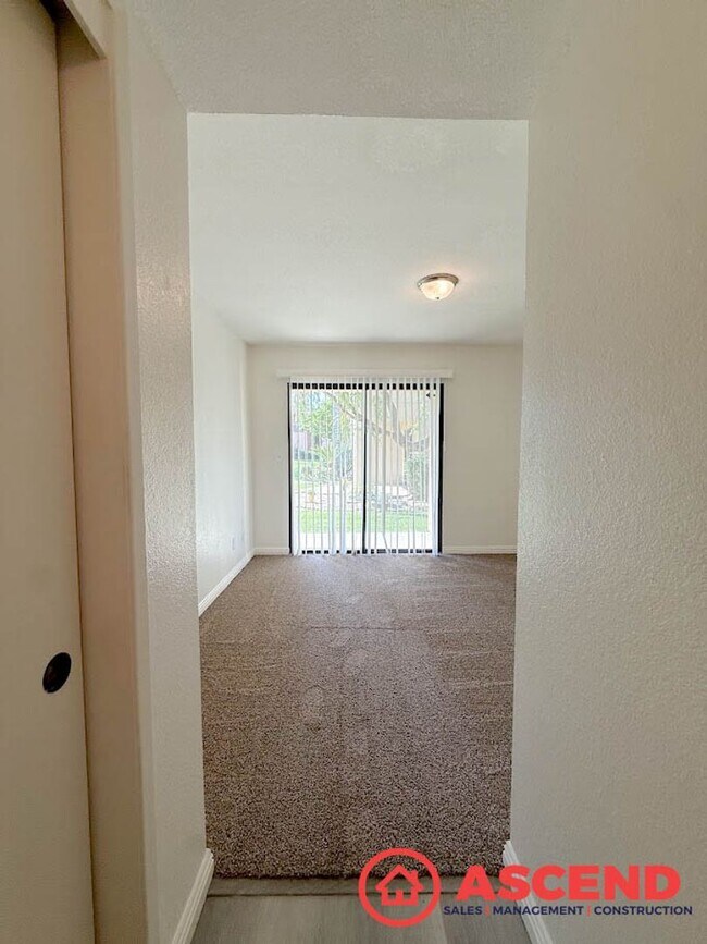 Foto del edificio - Move-In Special for Memorial Day! Deposit Gets You In — Hurry, Offer Ends 5/19
