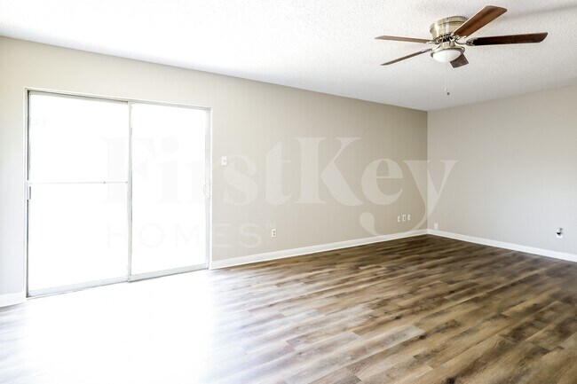 Foto del edificio - 5415 Colton Creek