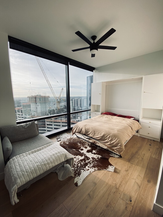 Estudio con cama baja - 70 Rainey St