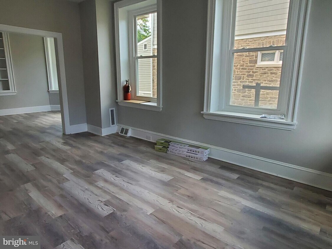 28 Park Ave, Oreland, PA 19075 Apartment for Rent in Oreland, PA