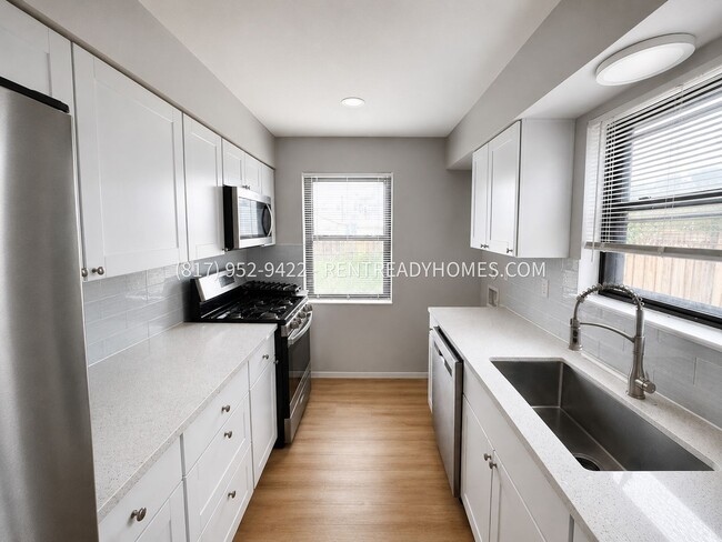 Building Photo - 3022 Larry Dr