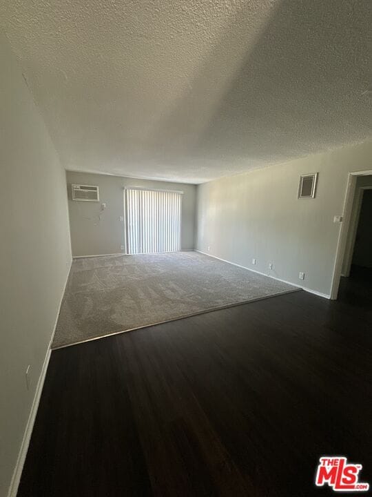 Building Photo - 4550 Overland Ave