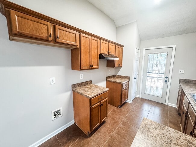 Building Photo - 6840 Mikayla Ln