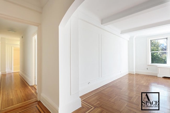 Building Photo - 33 West 81st Street
