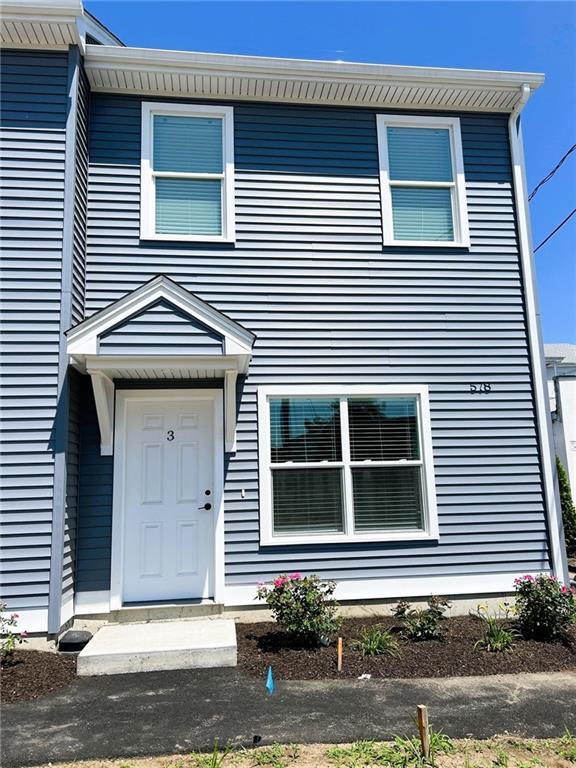 Building Photo - 578 Elm St