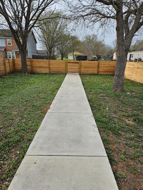 Building Photo - 305 Anderson St