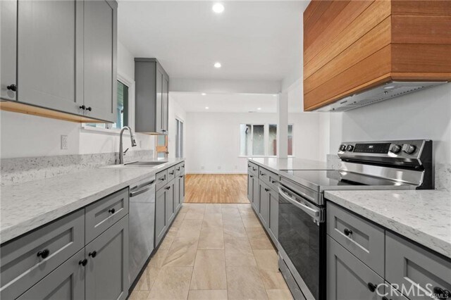 Foto del edificio - 14900 Doty Ave