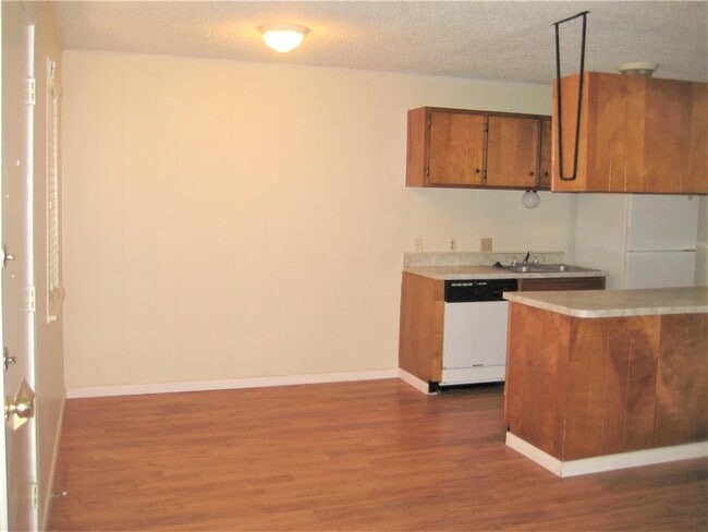 Building Photo - 710 W 34th St