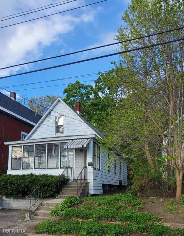 Building Photo - 3 br, 1 bath House - 1025 Davis Ter