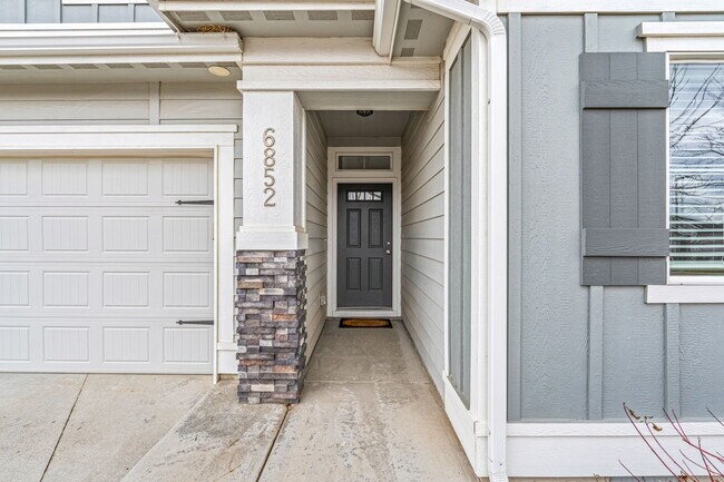 Foto del edificio - 6852 S Birch Creek Ave