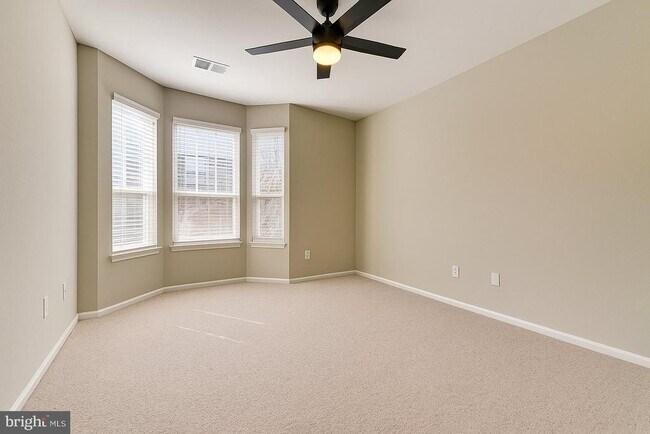 Foto del edificio - 1530 Spring Gate Dr.