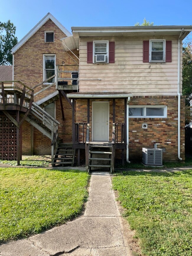 Building Photo - 816 W Ashland Ave