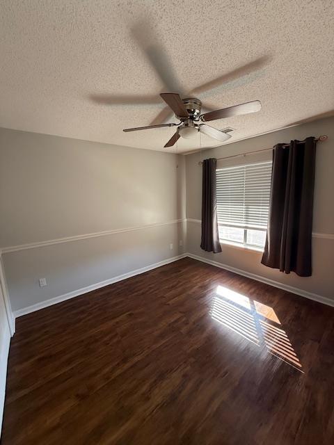Building Photo - 410 English Ct
