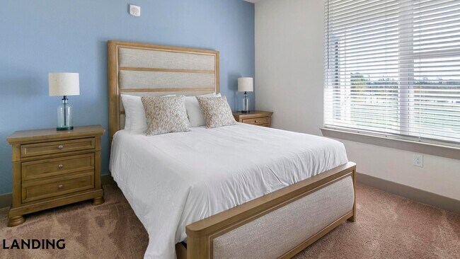 Foto del edificio - 300 Enclave Dr