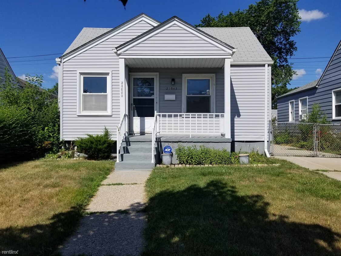 Primary Photo - 3 br, 1 bath House - 21065 Eastwood Blvd