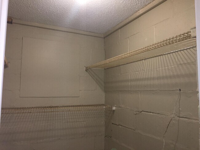 Building Photo - 112 Cooksey Ave