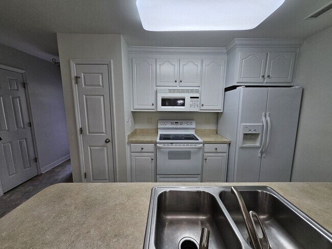 Building Photo - 1307 S Taylor St