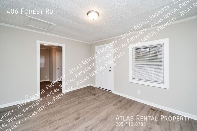 Foto del edificio - 406 Forest Rd