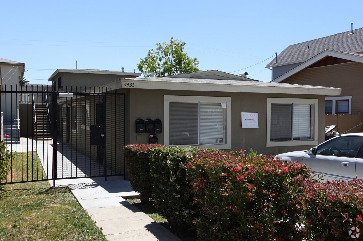 Primary Photo - 4435-4439 Cherokee Ave