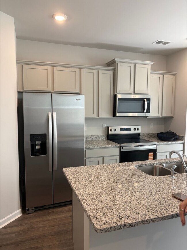 Building Photo - 3462 Firestone Dr