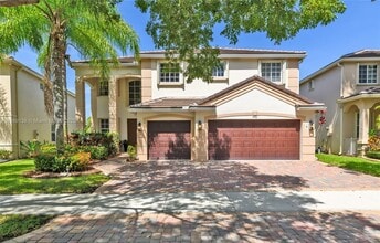Building Photo - 4400 Fox Ridge Dr