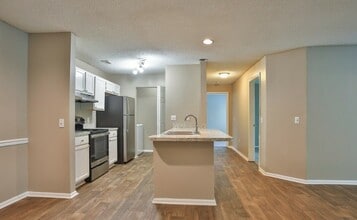 Building Photo - 133 Caledon Ct