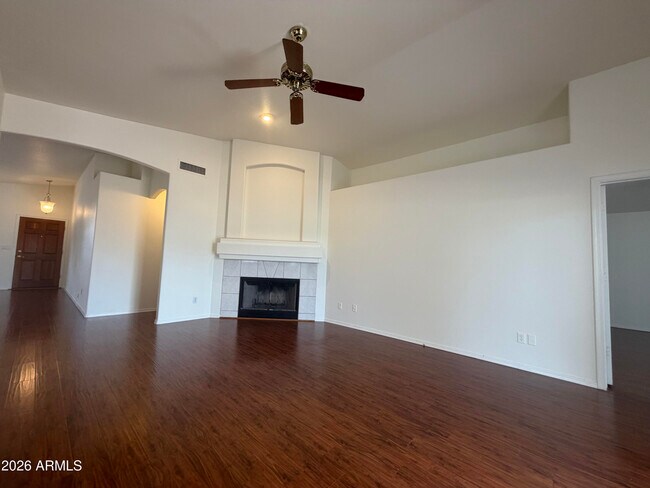 Foto del edificio - 12054 S 44th St