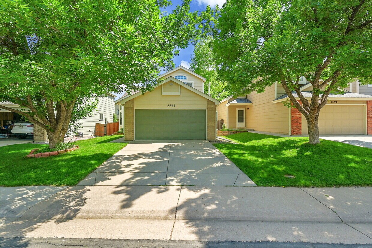 Foto principal - $3,495.00 - 5 Beds, 3.5 Baths, Single Fami...
