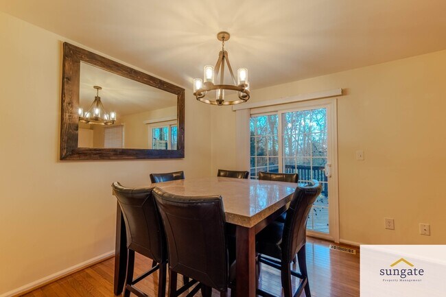 Foto del edificio - 1016 Arborwood Pl