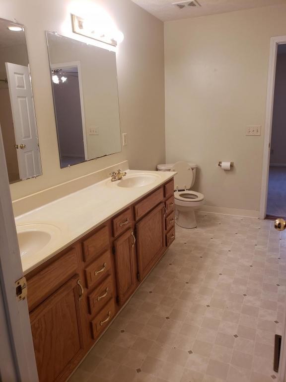 Foto del edificio - 1206 Six Points Road, Unit A