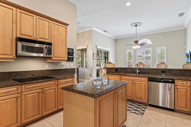 Building Photo - 801 SW Classico Ct