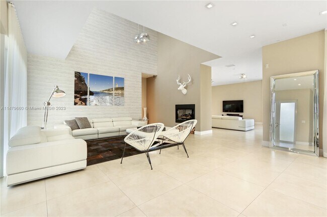 Foto del edificio - 10001 NW 77th St