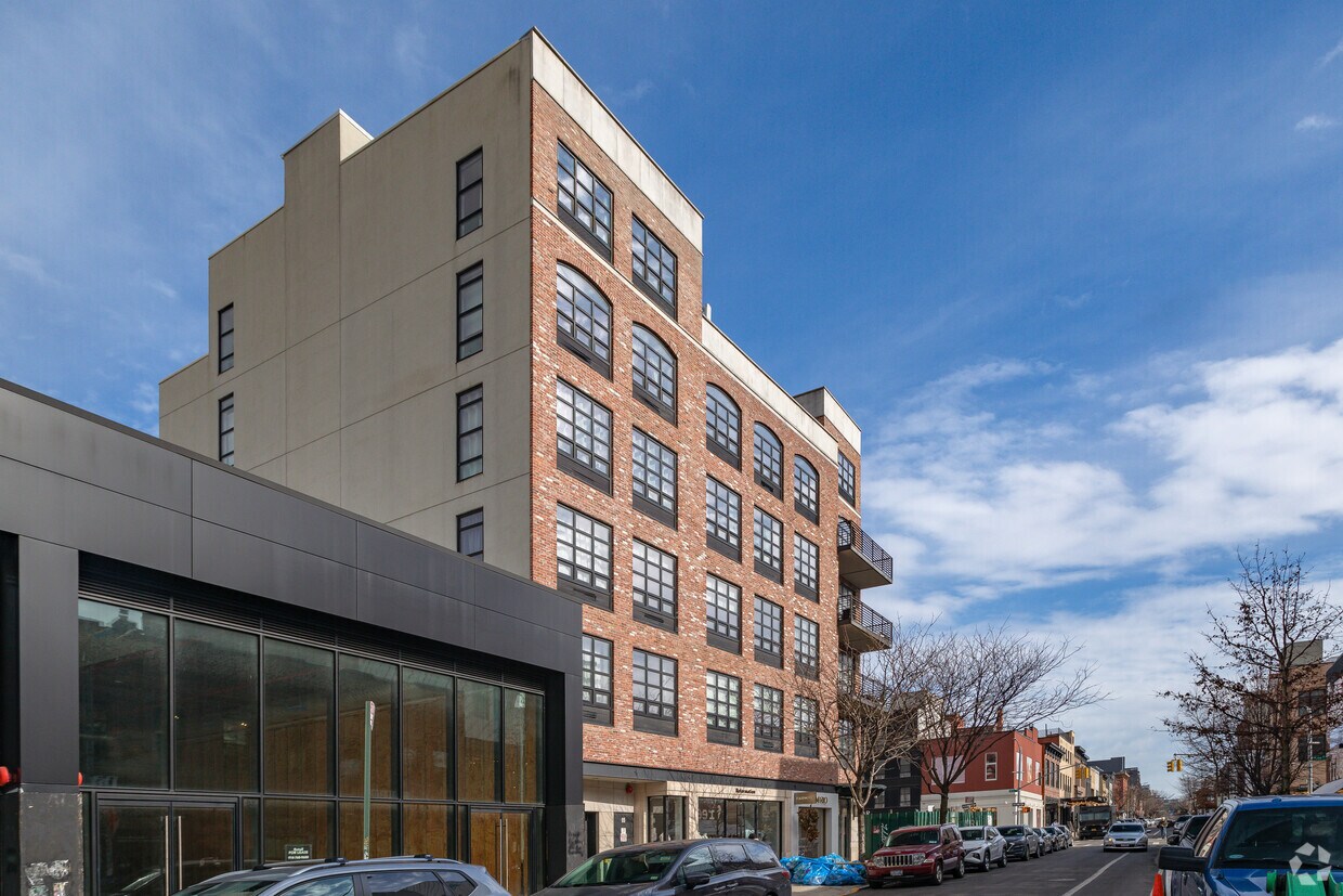 Primary Photo - 65 N 6th St
