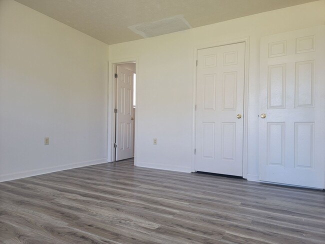 Foto del edificio - 2 Bedroom, 2 Bath Duplex on Clearwater Way