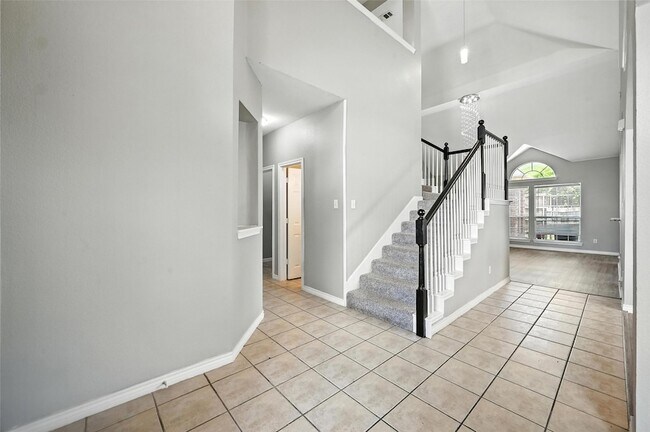 Foto del edificio - 312 Larkspur Ct